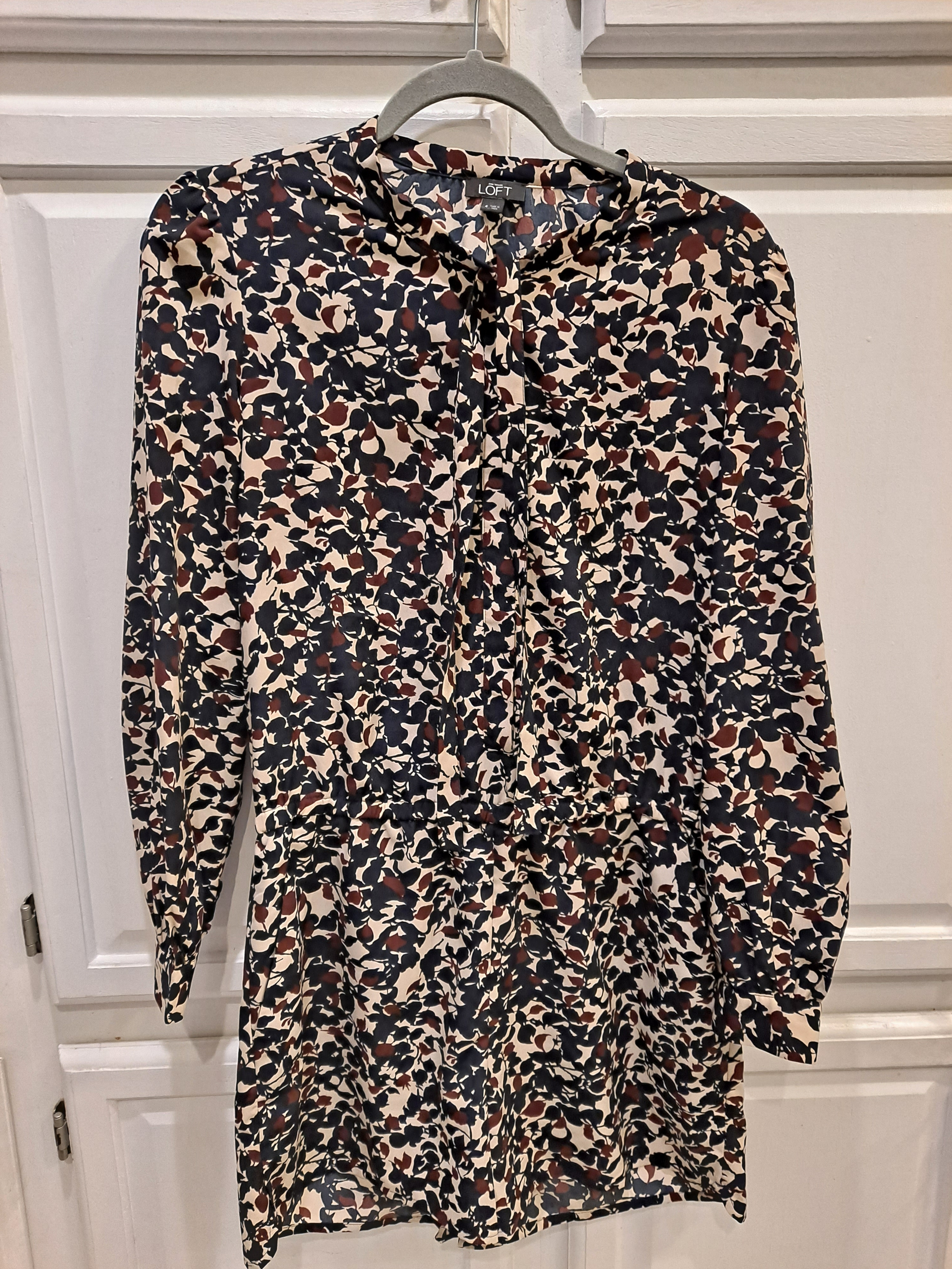 Ann Taylor Loft Navy, Cream & Rust Abstract Floral Tie-Neck Bohemian Romper
